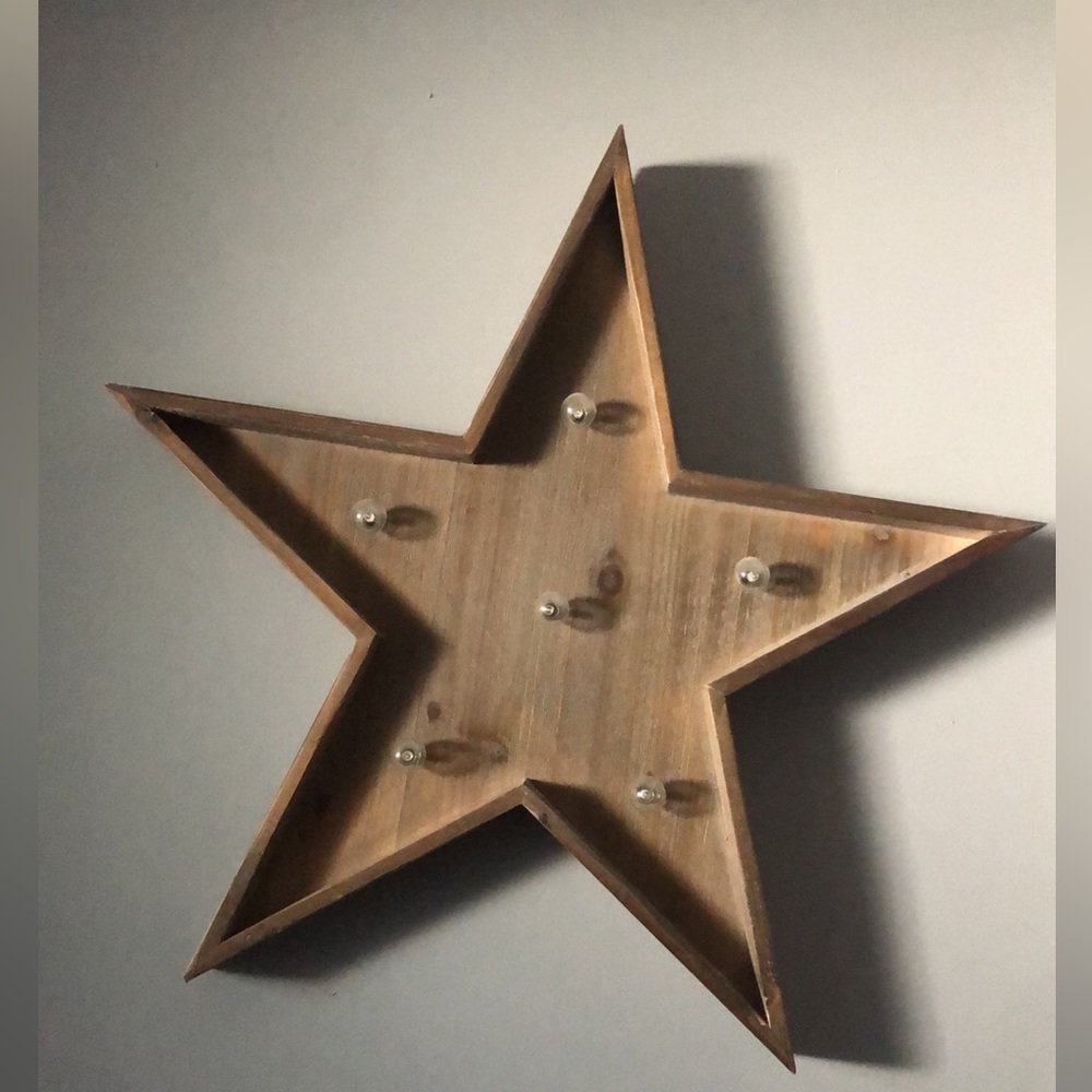 Farmhouse Light Up Star Wall Decor